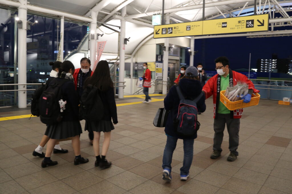 駅で消費拡大ＰＲ　栃木県農協青年部連盟