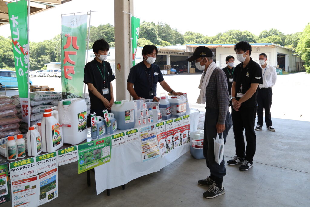 掘り出し市が盛況